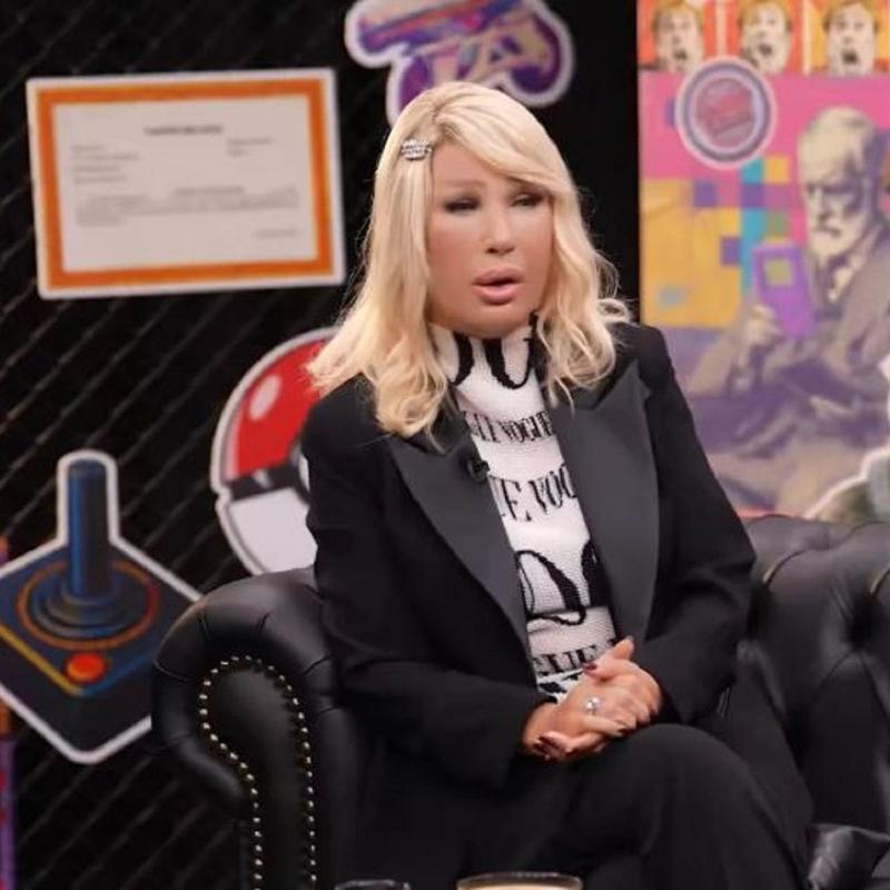 Y�z�n�n son haliyle �oke etmi�ti... T�m ger�e�i itiraf etti