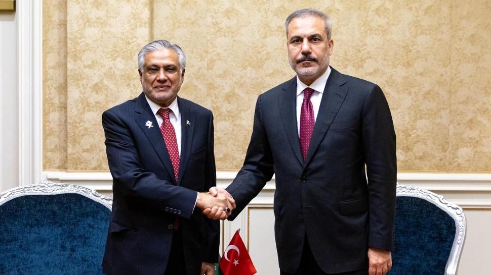 Bakan Fidan, Pakistanlı mevkidaşı Dar ile görüştü