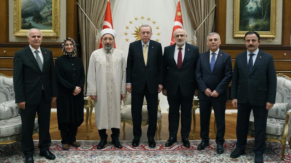 Başkan Erdoğan, Diyanet İşleri Başkanı Safi Arpaguş'u kabul etti