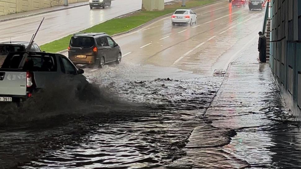 Bursa'yı kuvvetli sağanak ve rüzgar vurdu