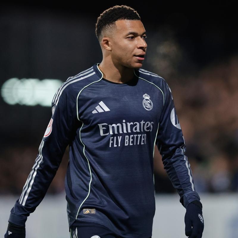 Kylian Mbappe'den Real Madrid'e k�t� haber