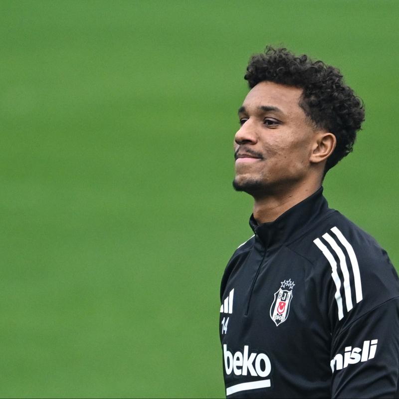 Paulista gitti, Uduokhai kald�: Be�ikta�'tan ayr�l��a veto