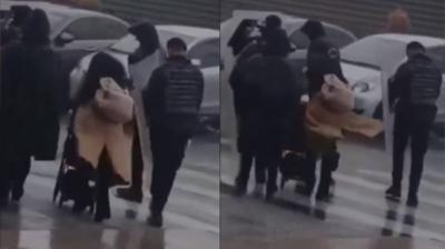 �stanbul'da f�rt�na zor anlar ya�att�... �evik Kuvvet vatanda�a siper oldu