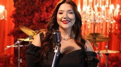 Tu��e Kandemir'den hayranlar�na akustik s�rpriz