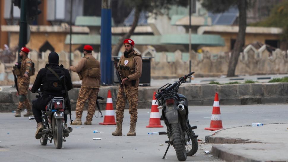 YPG'ye verilen s�re doldu! Ter�ristler Halep'i terk edecek