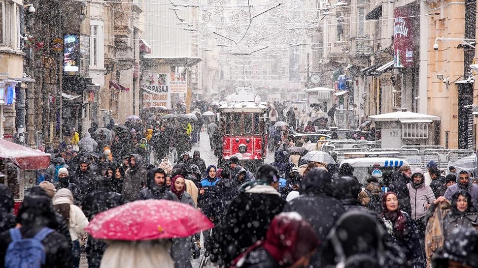 Saat ve tarih verildi: İstanbul'a kar geri dönüyor
