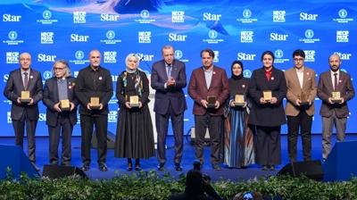 �stad'�n manevi miras�na vefa! Necip Faz�l �d�lleri 12'nci kez sahiplerini buldu