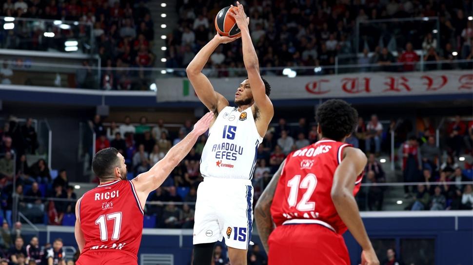 Anadolu Efes, Milano'ya boyun eğdi