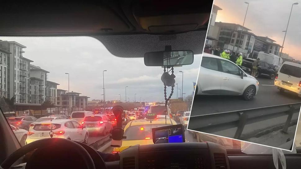 D-100'de trafik kilitlendi! Yenibosna'da zincirleme kaza