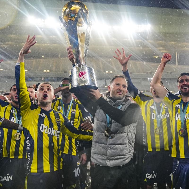 Domenico Tedesco: Bu taraftar�n hocas� olmak b�y�k bir zevk ve onur