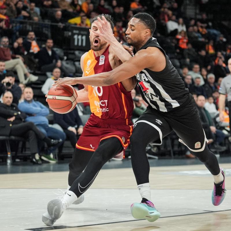 Galatasaray, derbide Be�ikta�'a fark att�