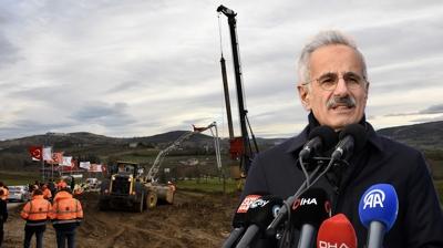 40 dakikal�k s�re 10 dakikaya inecek! Bakan Uralo�lu duyurdu