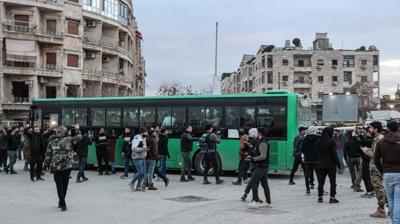 Halep'te k��eye s�k��t�lar: YPG/SDG'li ter�ristler tahliye uzla�mas�yla kentten ��kar�ld�