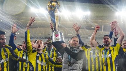 Domenico Tedesco: Bu taraftar�n hocas� olmak b�y�k bir zevk ve onur