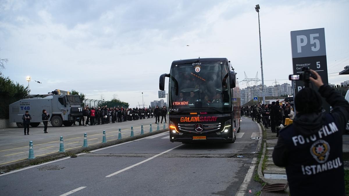 Galatasaray Fenerbah�e S�per Kupa foto�raflar� resimleri