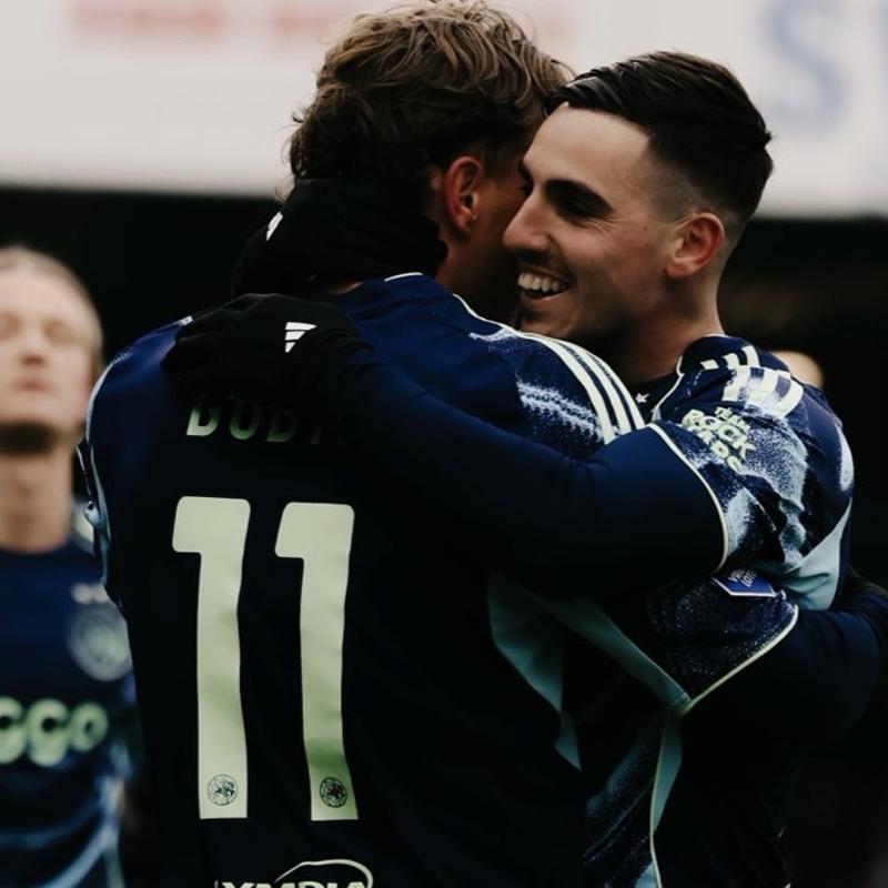 5 goll� d�elloda Ajax, galibiyete uzand�