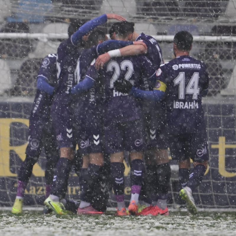 Ankara Ke�i�reng�c� evinde Hatayspor'u 5 golle yendi