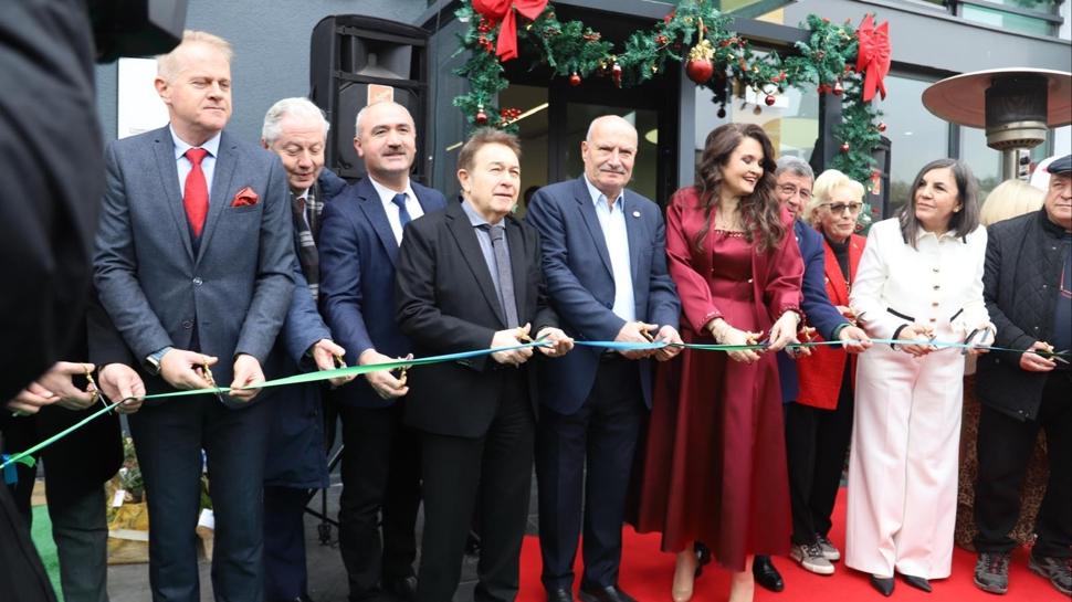 Ankara'da son teknolojiyle donatılmış yeni bir diş kliniği