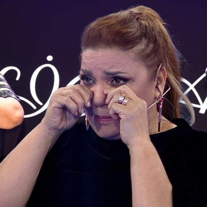 Kalp s�zlatan an�! Dinleyenler g�zya�lar�na hakim olamad�