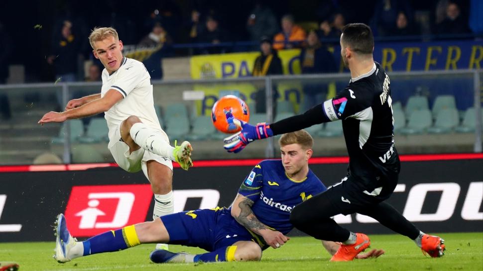 Lazio, Nelsson'un kendi kalesine attığı golle kazandı