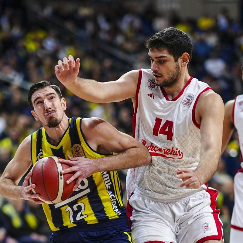 Nando De Colo: Geri d�nd���m i�in �ok mutluyum