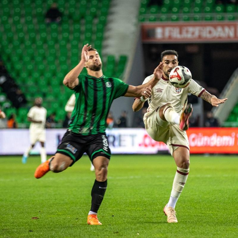 Sakaryaspor ile Band�rmaspor, puanlar� payla�t�