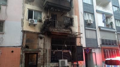 Yangın internet kafeden eve sıçradı: Çok sayıda kişi dumandan etkilendi