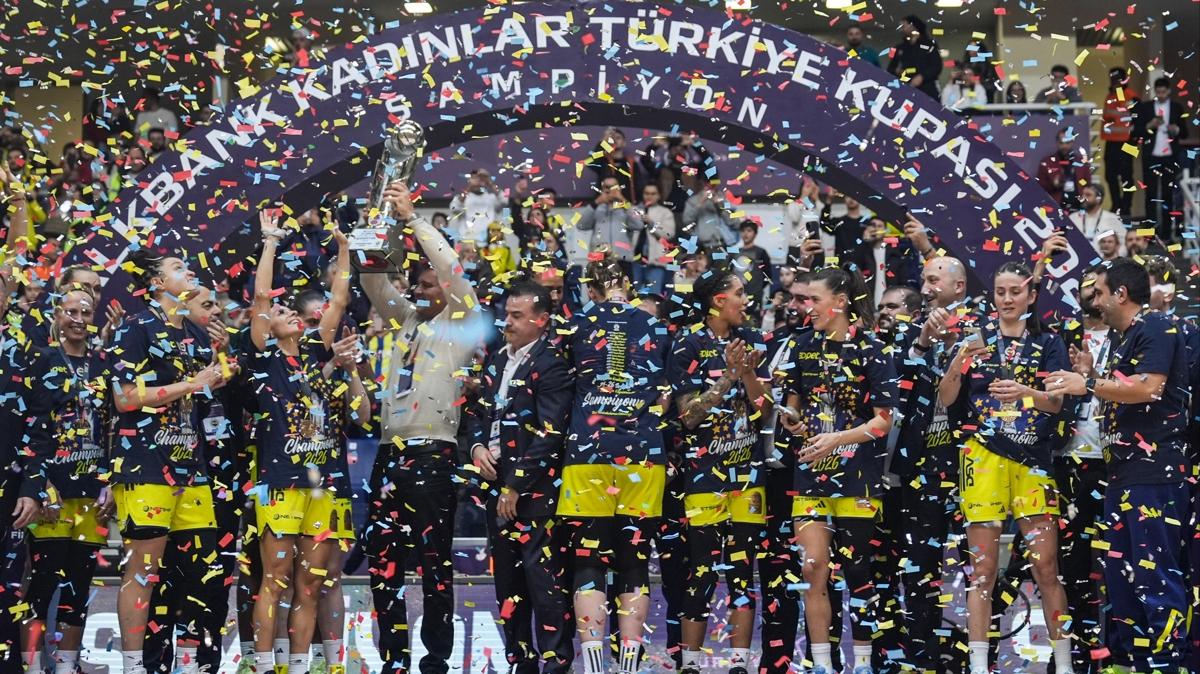 Fenerbah�e Opet  Halkbank Kad�nlar Kupas�  Osman A�k�n Bak foto�raflar� resimleri