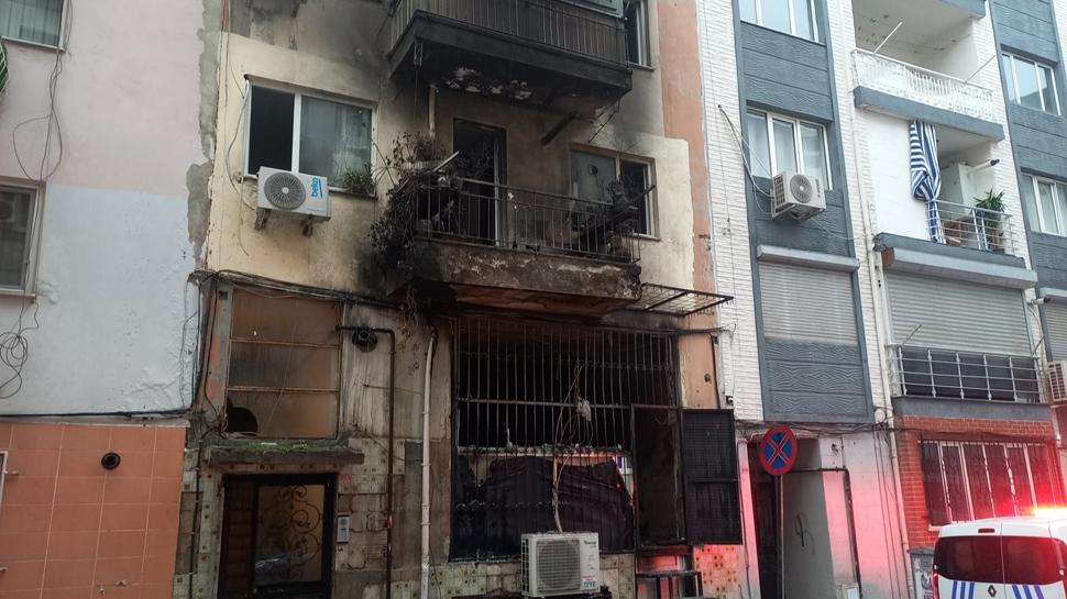 Yangın internet kafeden eve sıçradı: Çok sayıda kişi dumandan etkilendi