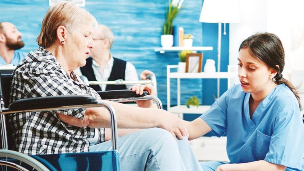 Yaşlılara bakım sigortası geliyor