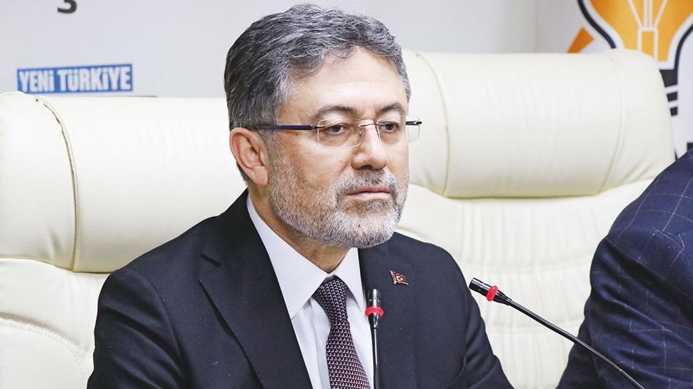 Bakan Yumaklı'dan Özel'e tepki: Baraj orada, suyu akıtamayan senin başkanın