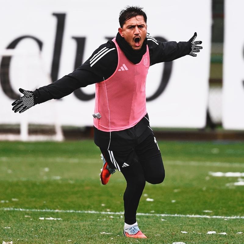 Be�ikta�'ta Ankara Ke�i�reng�c� kar��la�mas�n�n mesaisi ba�lad�