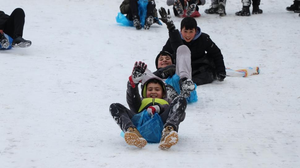 Eğitime kar engeli... İşte okulların tatil edildiği iller