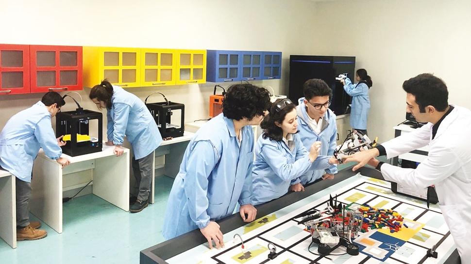 Gençlere 5 koldan 445 milyarlık fırsat