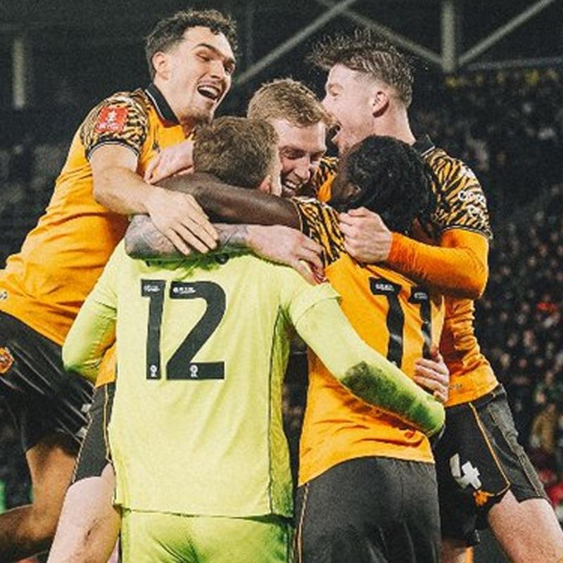 Hull City, FA Cup'ta penalt�larla turlad�