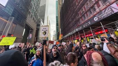 ABD'de ICE gerilimi t�rman�yor! Y�zlerce federal personel konu�lanacak