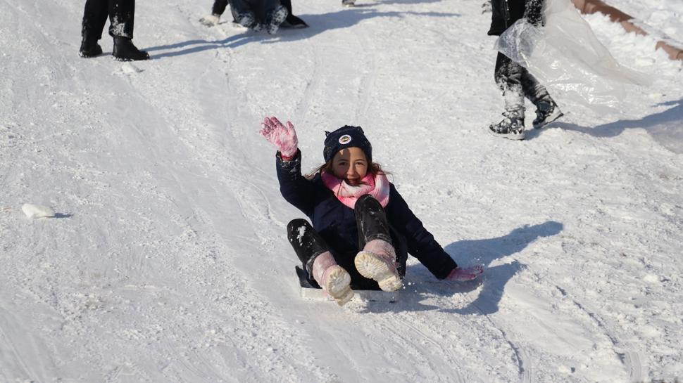 Eğitime 'kar' molası... O illerde okullar tatil edildi