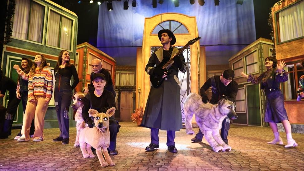 Kocaeli Şehir Tiyatrolarından alkış sesi eksik olmadı