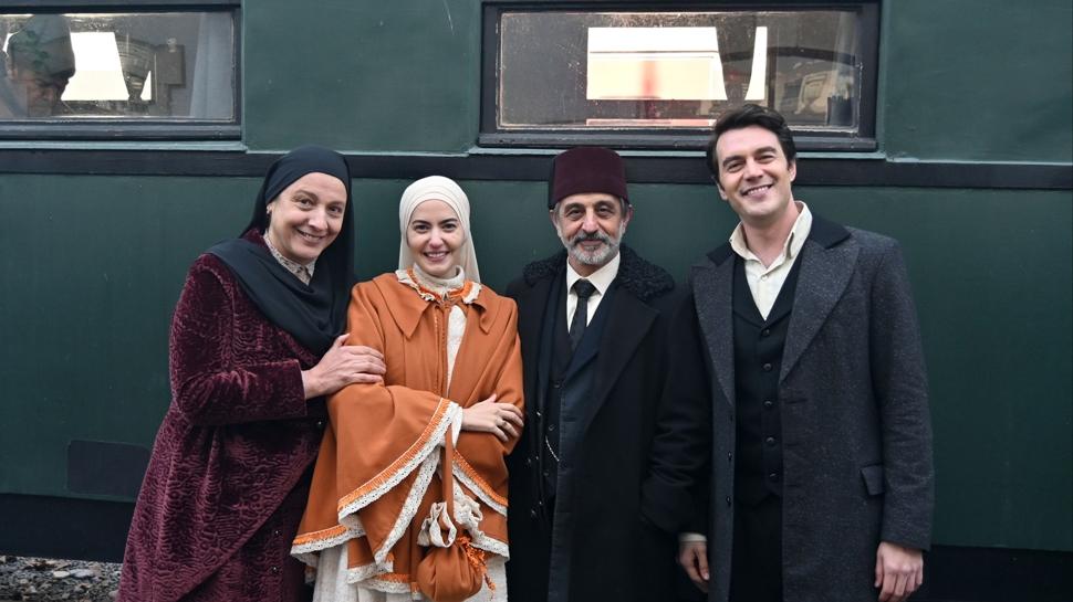 Oyuncu Mücahit Koçak Onbeşliler dizisini dört kelime ile özetledi: 'Fedakârlık nedir, nasıl yapılır?'