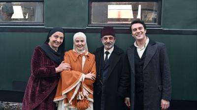 Oyuncu M�cahit Ko�ak Onbe�liler dizisini d�rt kelime ile �zetledi: 'Fedak�rl�k nedir, nas�l yap�l�r?'