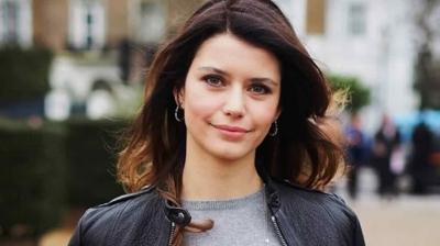 'Oyunculuğu becerdin de şarkıcılık kaldı': Beren Saat şarkısıyla tepkilerin odağında!