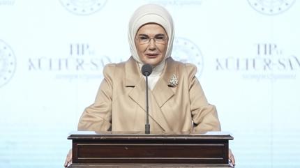 Emine Erdo�an, 'T�p ve K�lt�r-Sanat Sempozyumu'nda konu�tu: Teknoloji insanl���n gelece�i i�in vazge�ilmez