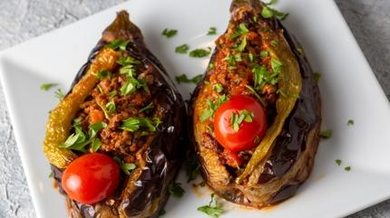 Karn�yar�k tarifi deyip ge�meyin! Bu hata yeme�i zehir zemberek yap�yor