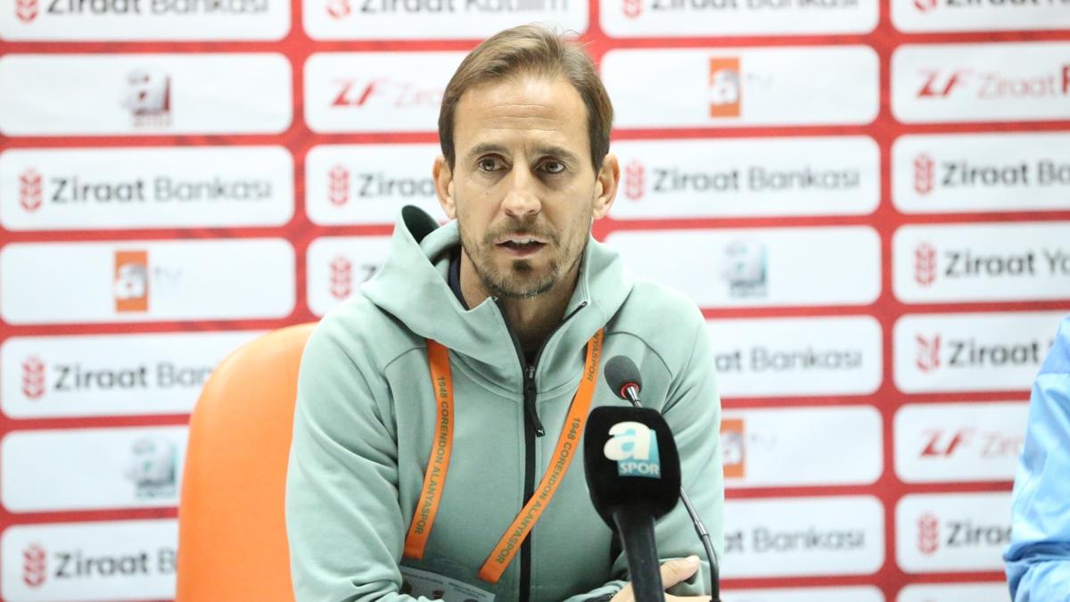 Corendon Alanyaspor  Teknik Direkt�r  Ziraat T�rkiye Kupas� foto�raflar� resimleri