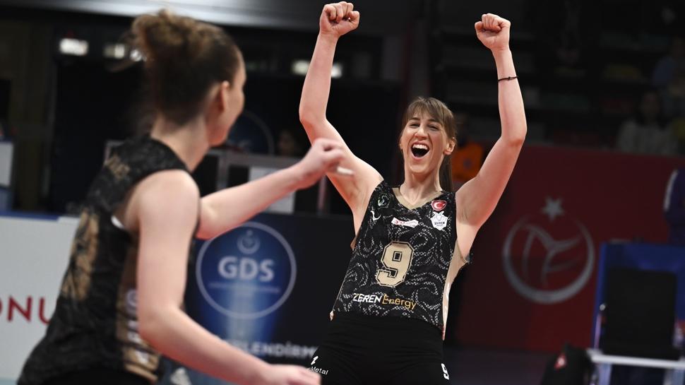 Zeren Spor, Polonya deplasmanında