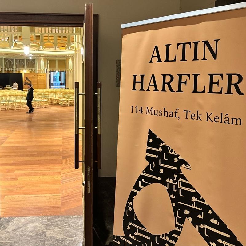 �Alt�n Harfler: 114 Mushaf, Tek Kelam  sergisi Taksim Camii K�lt�r Sanat Merkezi'nde ziyarete a��ld�