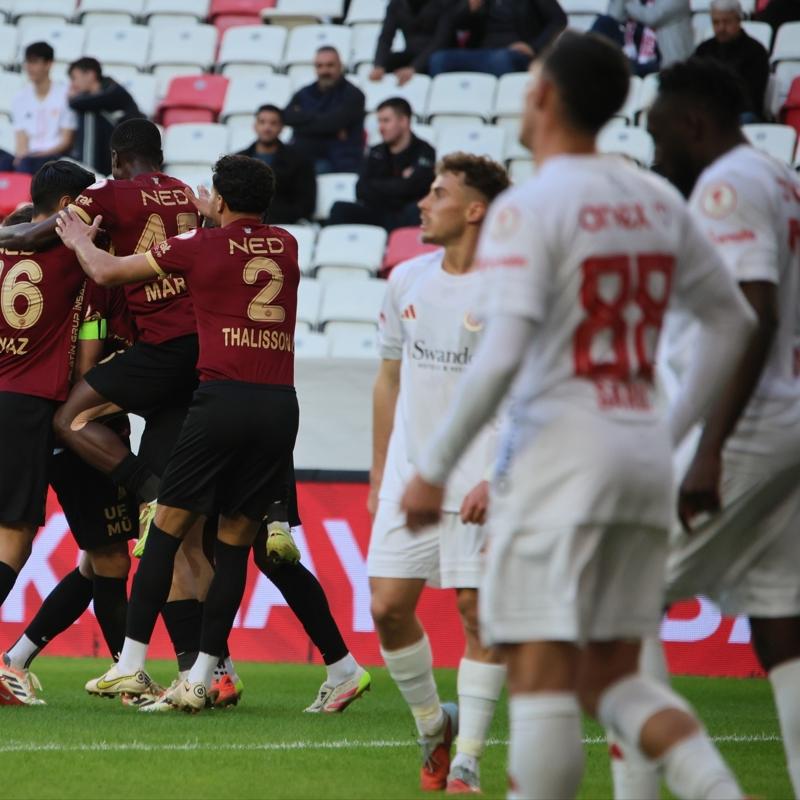 Gen�lerbirli�i, Antalya'y� tek golle devirdi