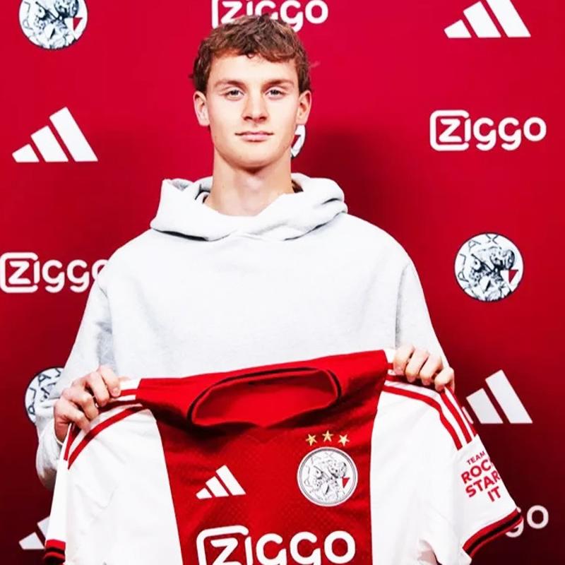 Ibrahimovic'in o�lu Ajax'a imza att�