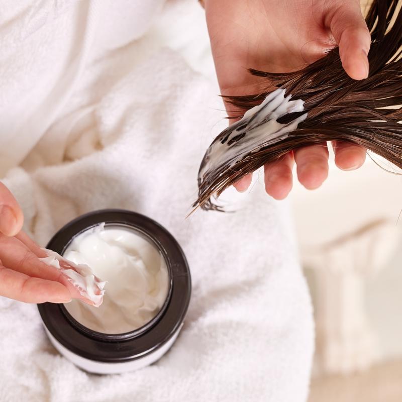 Sa�lar�n�z� f�r�a gibi g�rle�tiriyor: Etkili sa� bak�m maskesi