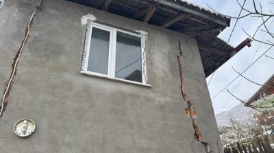 Bart�n'da heyelan nedeniyle 15 evde �atlaklar olu�tu